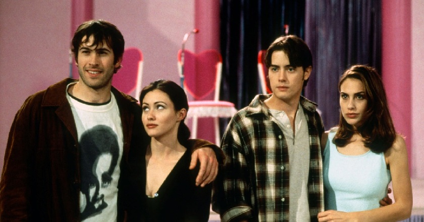 Jason Lee, Shannon Doherty, Jeremy London, and Claire Forlani in 'Mallrats'