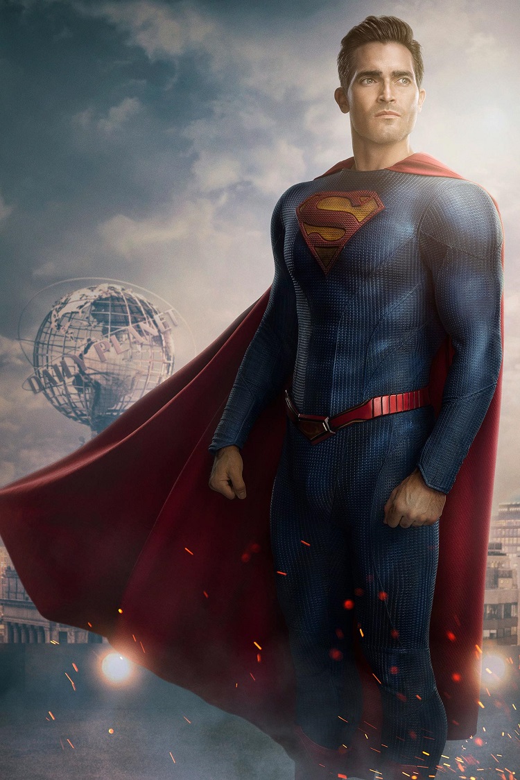Tyler Hoechlin in new Superman suit for Superman & Lois