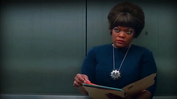 Yvette Nicole Brown in elevator in Avengers: Endgame