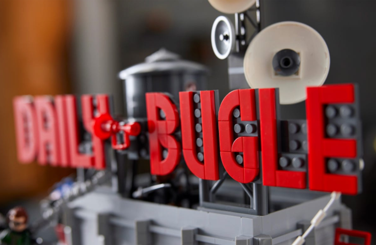 The logo of the Daily Bugle created in LEGO bricks is a crowning addition to this Daily Bugle Building LEGO set.