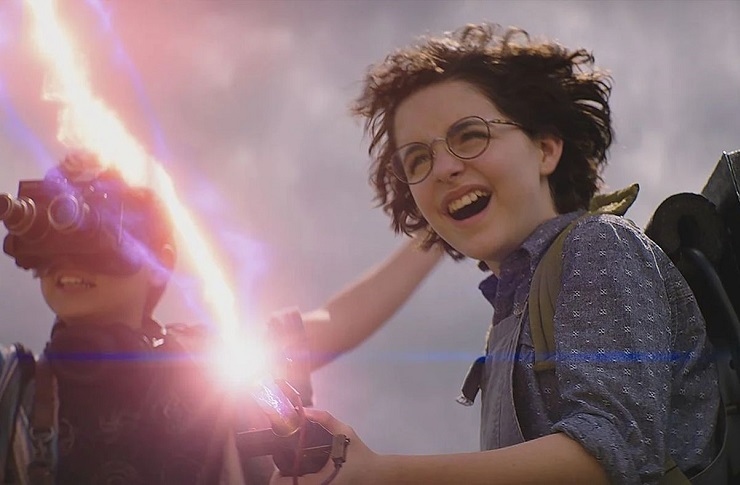 Finn Wolfhard firing Ghost Dematerializer in Ghostbusters Afterlife