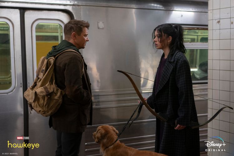Jeremy Renner, Hailee Steinfeld, and Lucky the Pizza Dog in Hawkeye